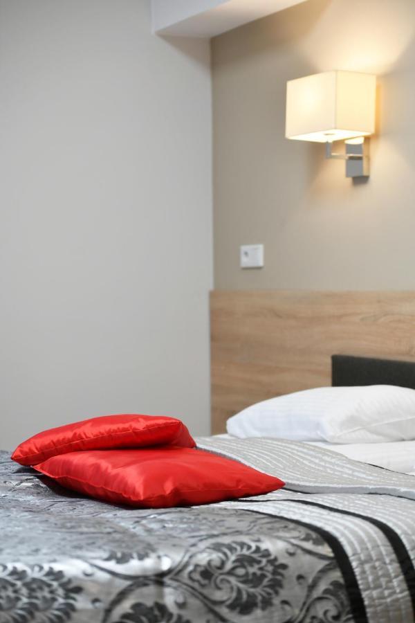 Fotex Bed & Breakfast Зобки Екстериор снимка